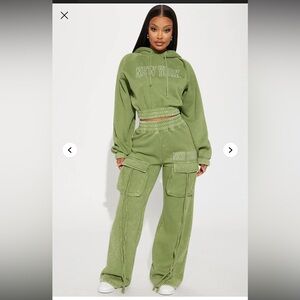 Fashion nova Olive Green 'New York' Hoodie and Joggers Set